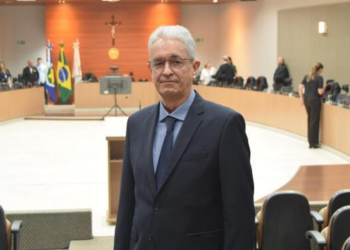 Paulo Sérgio Carreira toma posse como desembargador