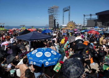 Show gratuito de Lady Gaga vira alvo de cambistas que vendem VIP por até R$ 5 mil