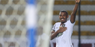 Botafogo sofre, mas vence Carabobo na Venezuela e segue vivo na Libertadores