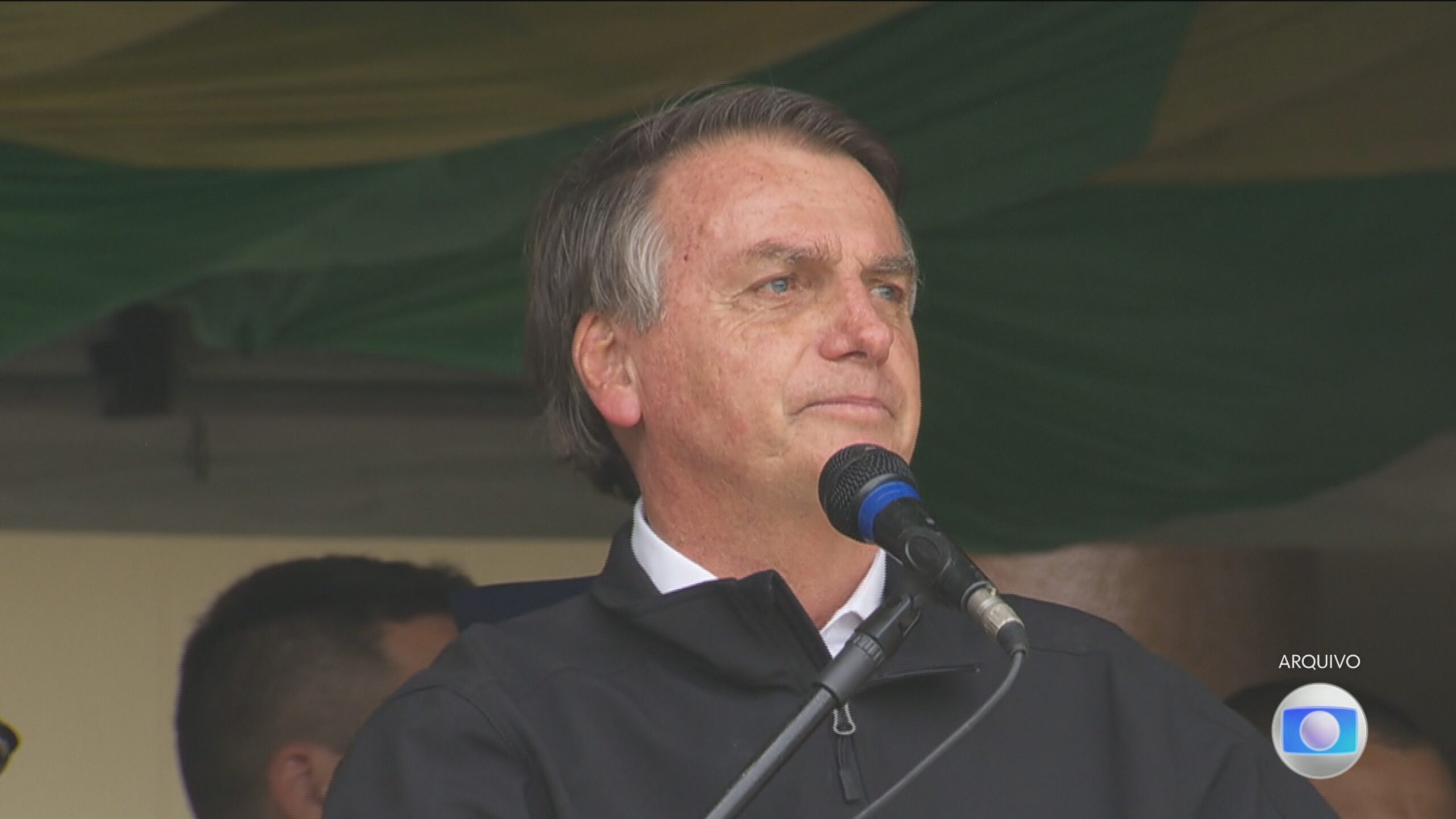 Moraes pede que PGR se manifeste sobre pedido de prisão domiciliar de Bolsonaro