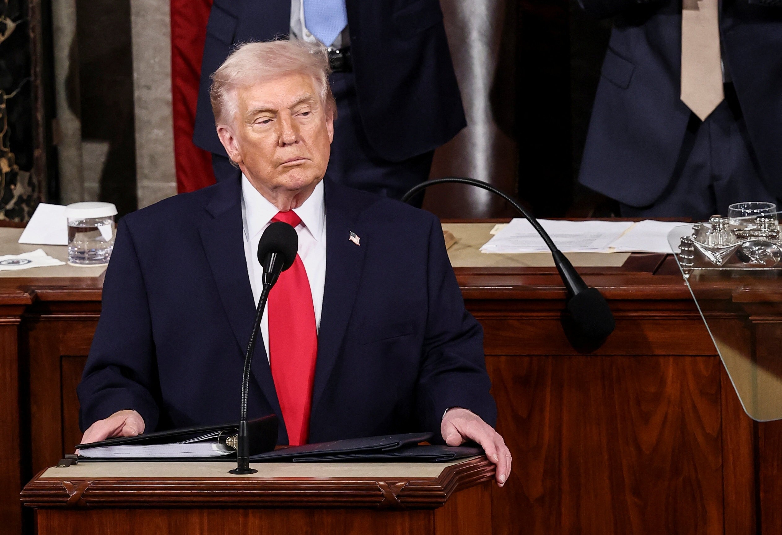 Trump manda órgãos federais dos EUA deixarem de usar IA da Anthropic, rival da OpenAI