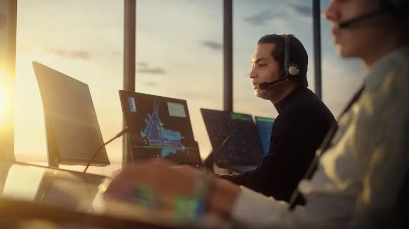 Como os aviões comerciais continuam voando em meio a uma guerra