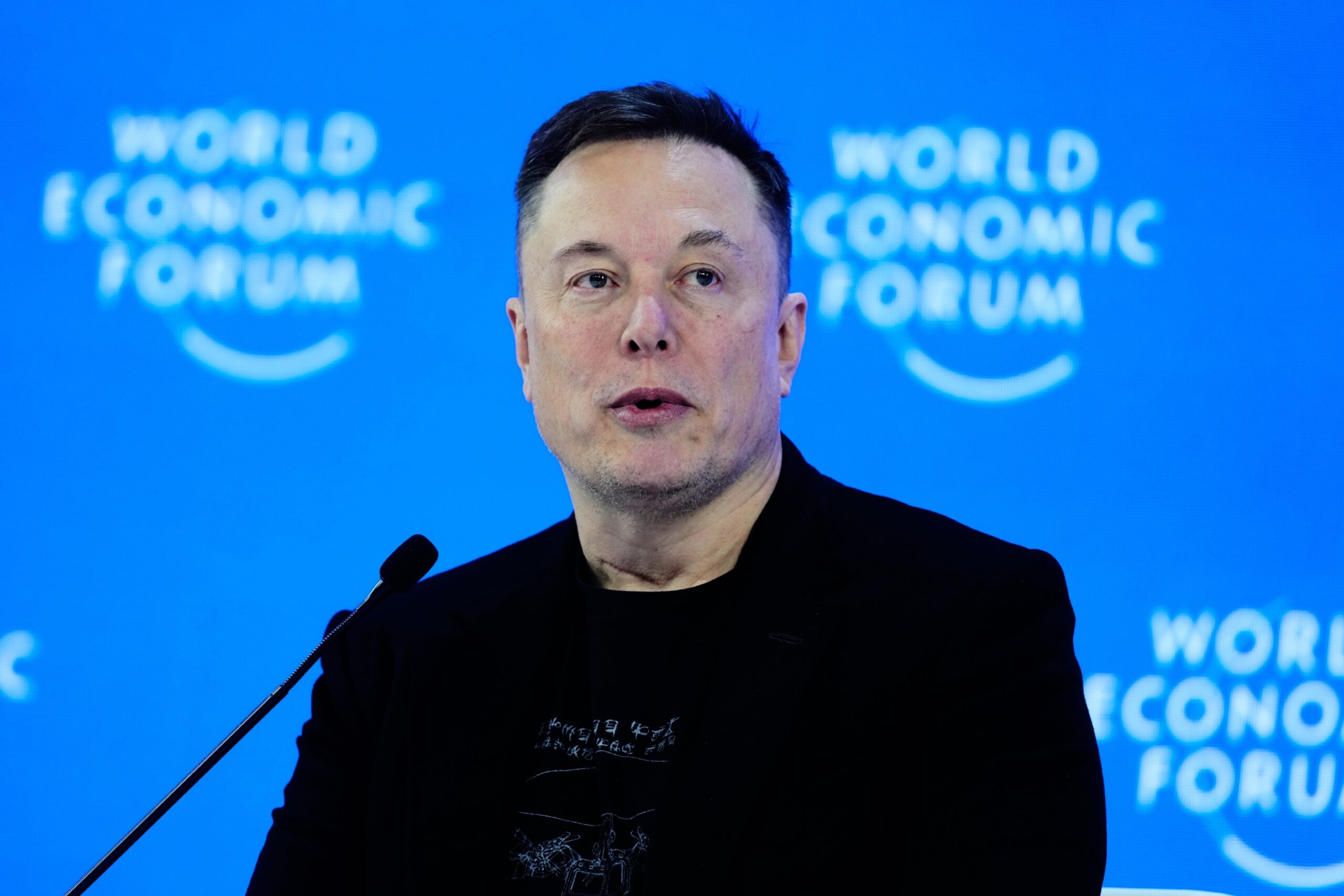 Como Musk aumentou sua fortuna em quase US$ 500 bilhões em um ano