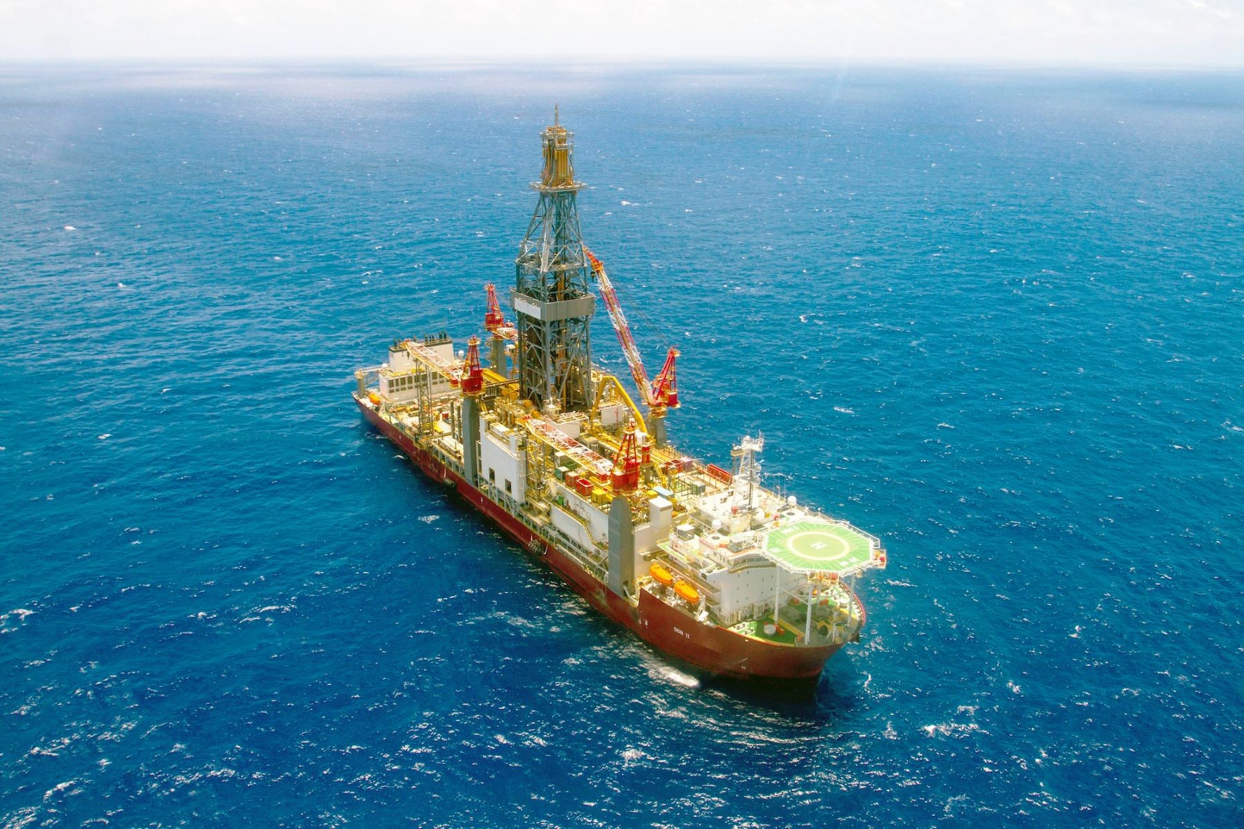 Agência Internacional de Energia pede liberação emergencial de estoques de petróleo do G7