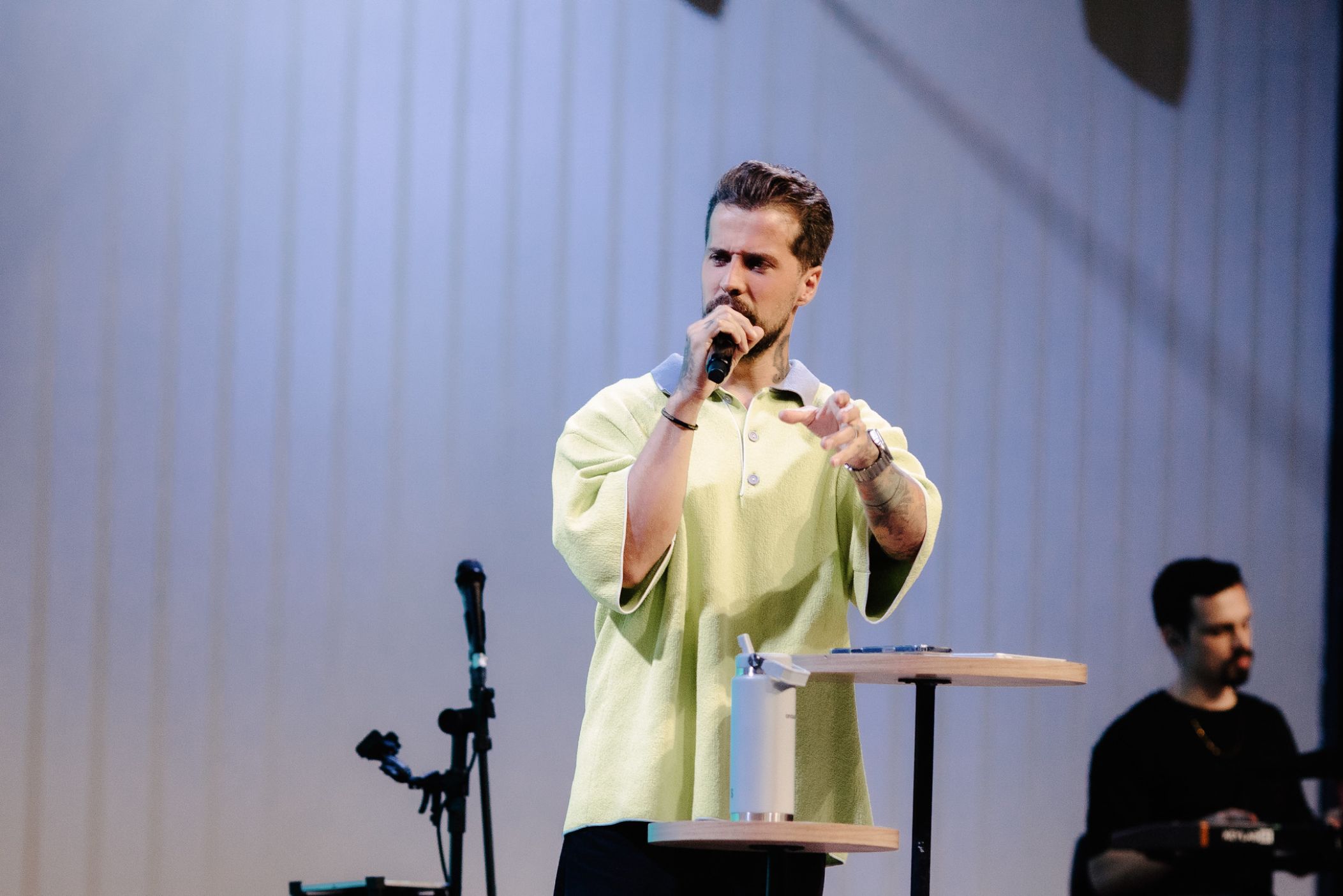 ‘Fixe olhos em Jesus’, pastor ensina vencer pressão no ministério