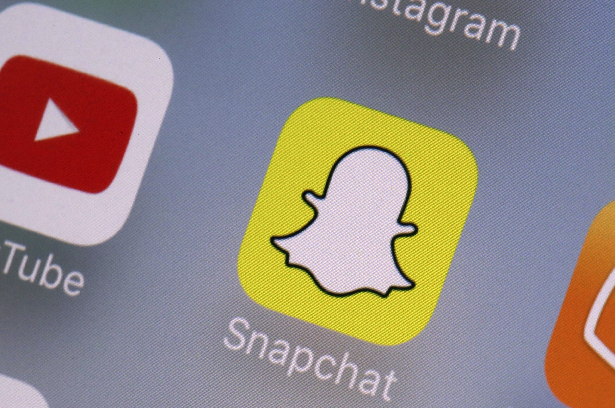 Snap demite 1.000 funcionários e cita eficiência com IA