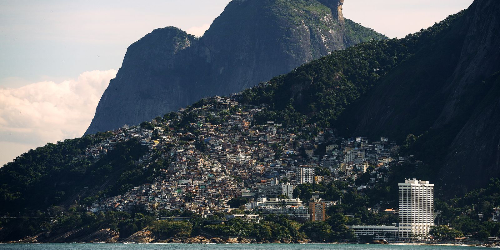 PC do Rio faz operação no Vidigal para capturar organização da Bahia