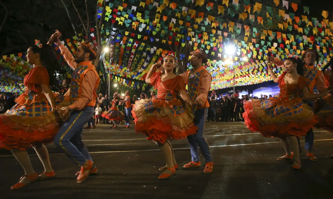 Estudo aponta que 85% dos brasileiros vão participar de festas juninas
