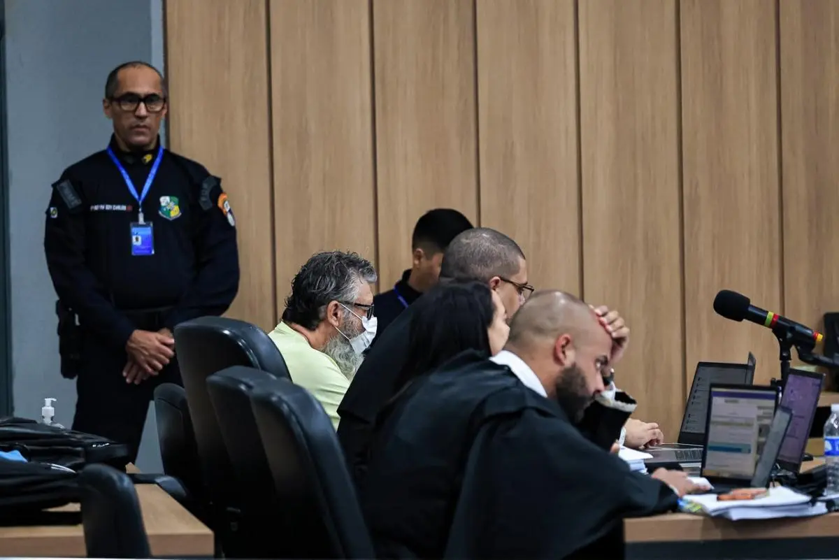 Carlinhos Bezerra é condenado a 36 anos de prisão por matar a ex e o namorado dela