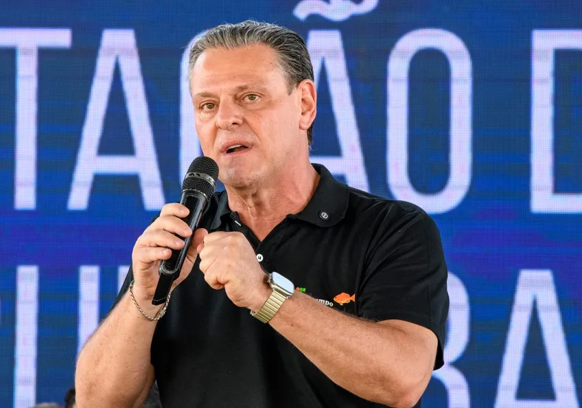 Fávaro defende o agro de ataque de Flávio Bolsonaro; total despreparo