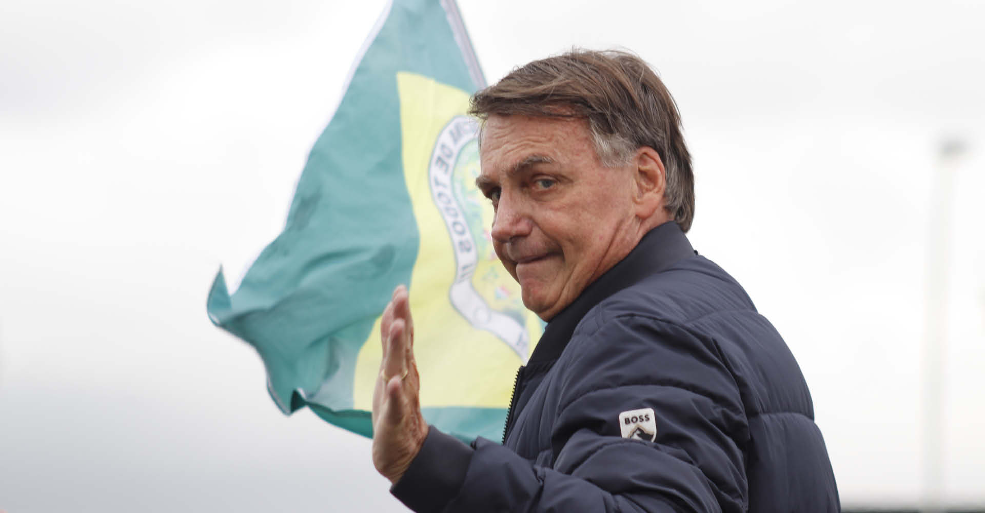Bolsonaro apresenta sonolência e instabilidade, mas segue estável