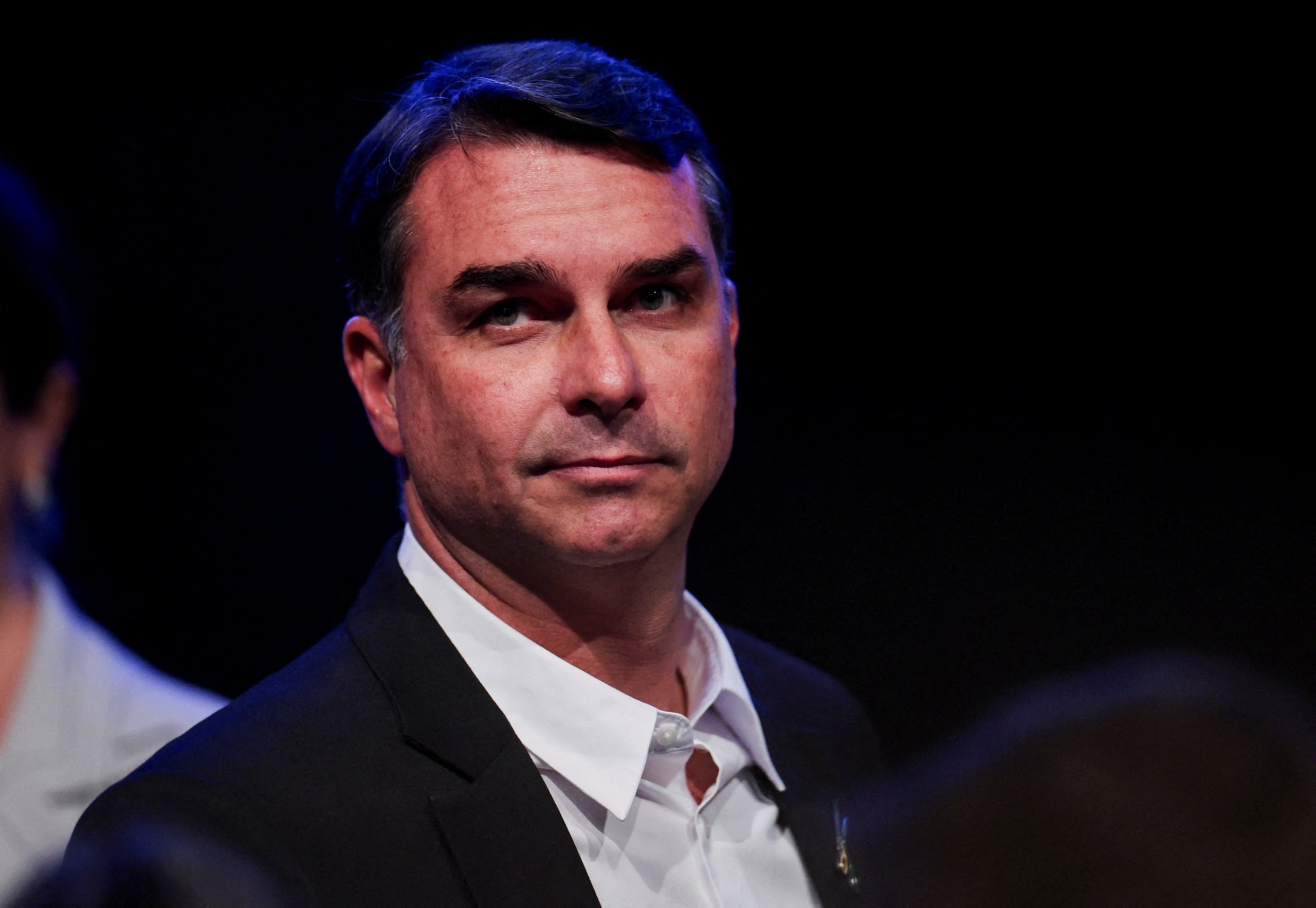 Flávio lidera intenções de voto no segundo turno no DF