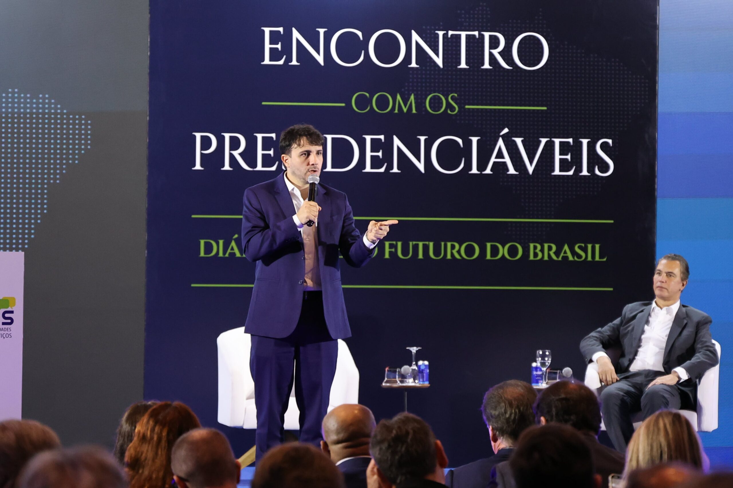 Renan Santos diz que Record o excluiu de debates e sabatinas