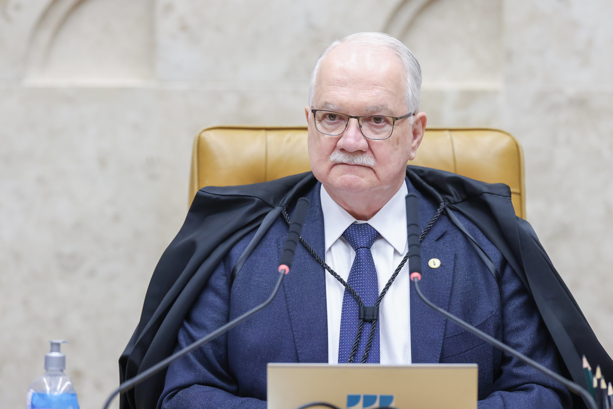Fachin suspende decisões de Mendonça e Dino sobre diretor da PF