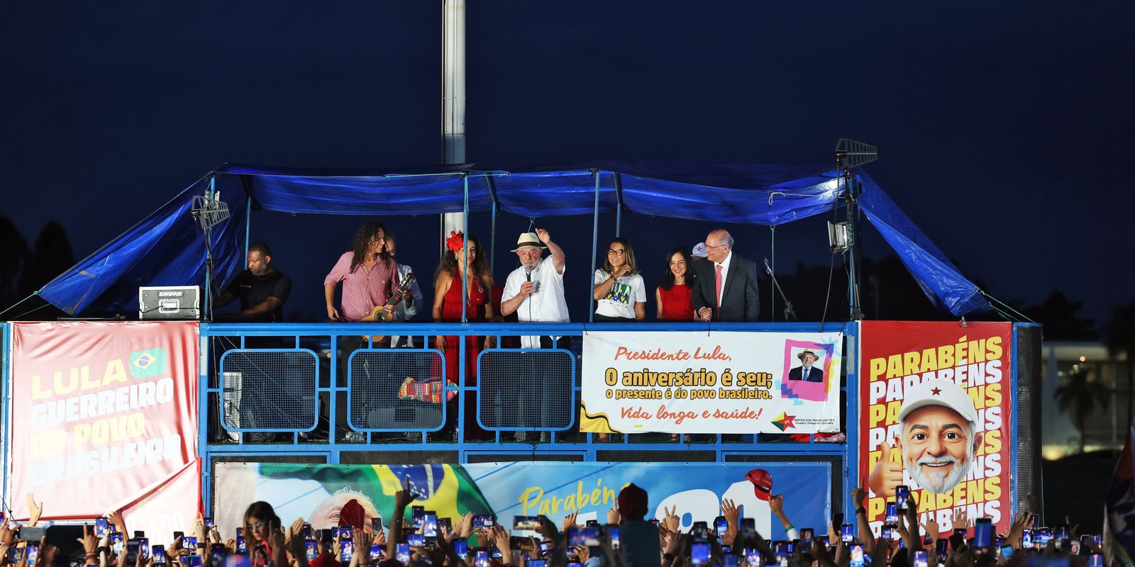 Lula classifica saída de Flávio Bolsonaro do Brasil como “vergonhosa”